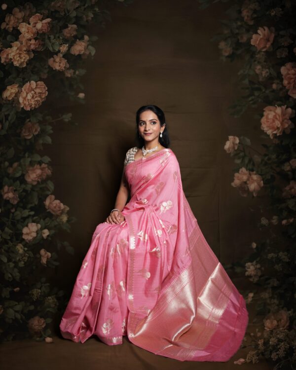 Pure Banarasi Saree with medium buttas (Pink)