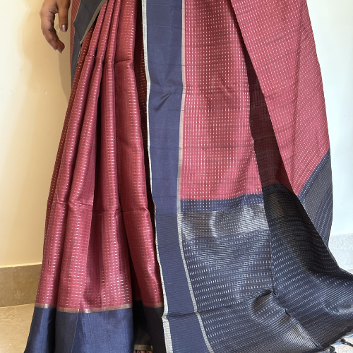 Brick Red Handloom Saree with Black Blouse - Image 2