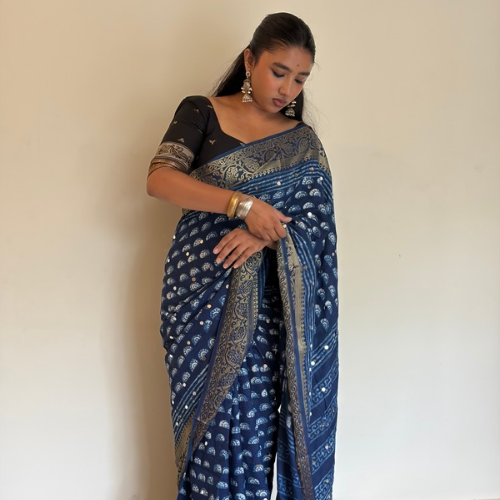 Midnight Blue Dola Silk Mirror Work Saree with Zari Border & Zari Pallu - Image 3